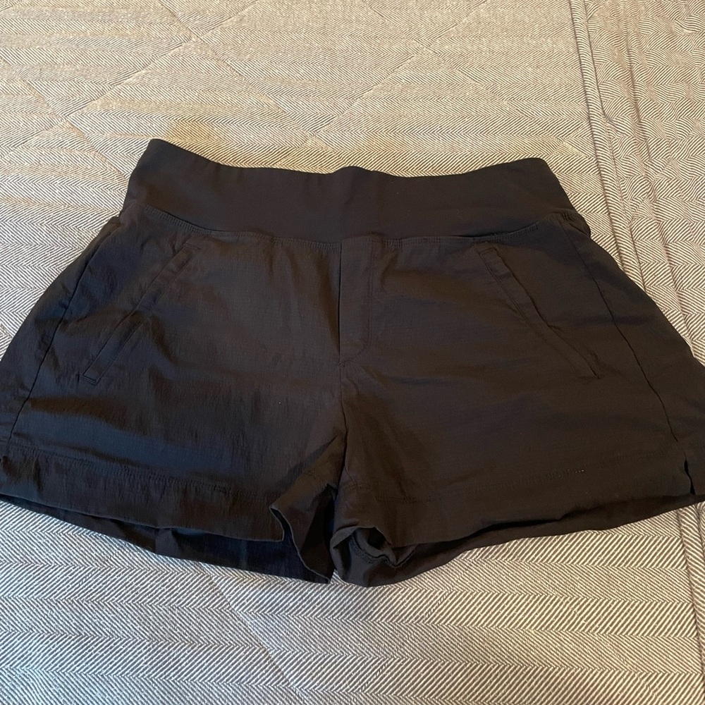 Athleta Trekkie North Size 8.